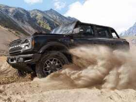 2025 Bronco Badlands kicking up dust in the desert