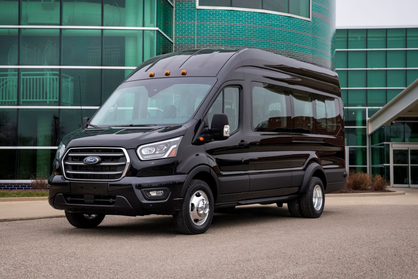 838135 22 Exploring the Safety and Reliability Features of Ford Transit Passenger Van