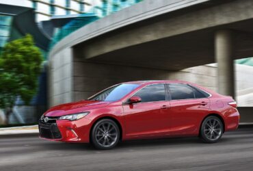 toyota camry 2015 hd 40fdf75c1b8f4fc060a6a875949fc0207e58fa02d Unraveling the Worth of a Decade-Old Toyota Camry Hybrid: An In-Depth Analysis