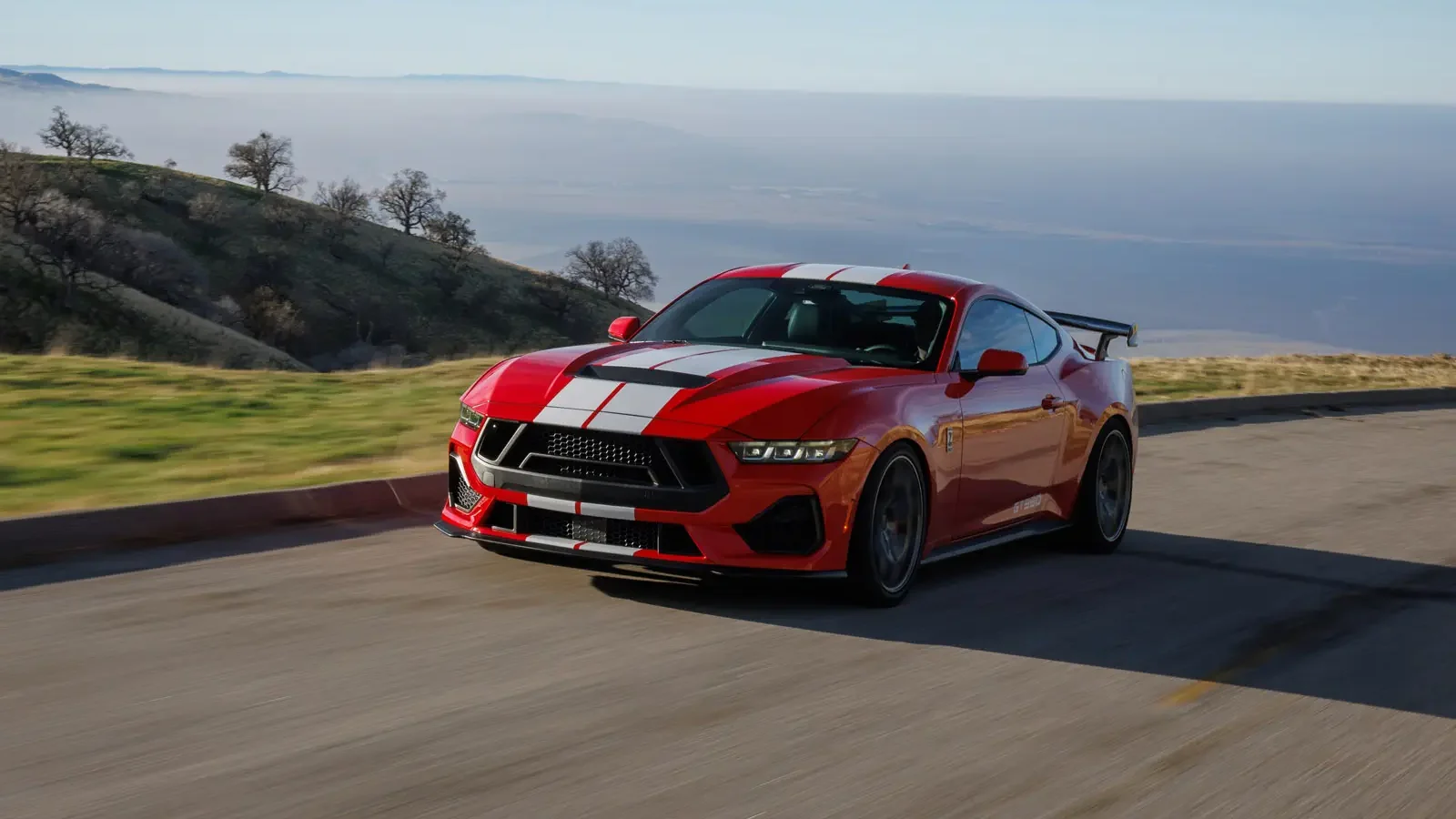 2025 Shelby GT 350 350R debut 7 e1737664163904 Unveiling the Shelby Mustang GT350 & GT350R: Power, Speed and Aerodynamics Redefined